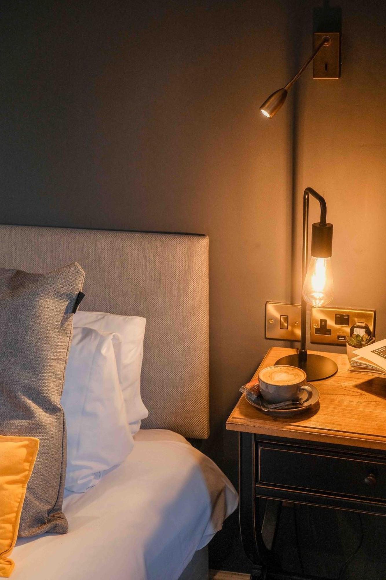 The Bridge Hotel แม็กเคิลสฟิลด์ ภายนอก รูปภาพ
