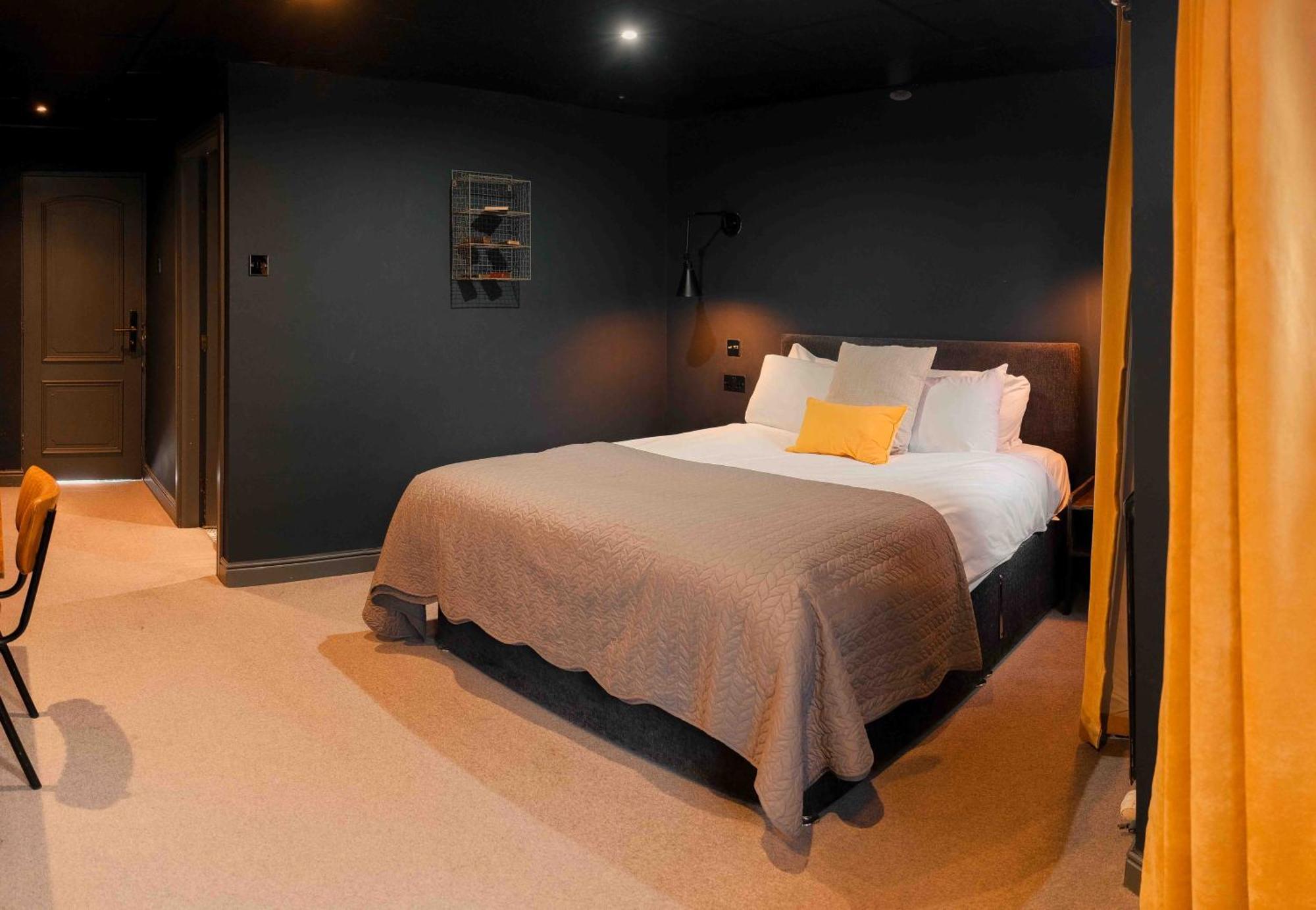The Bridge Hotel แม็กเคิลสฟิลด์ ภายนอก รูปภาพ